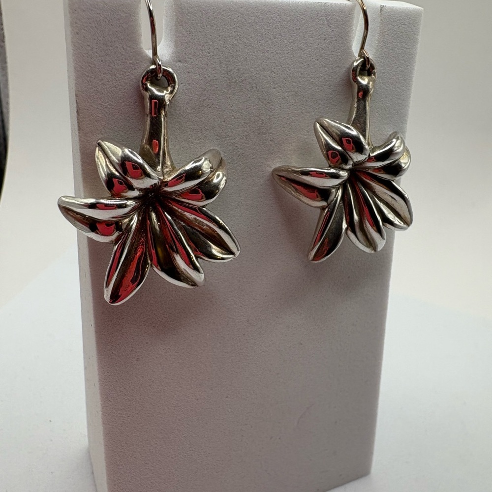 Elegant 925 Silver Floral Lilly Earrings marked Shablool